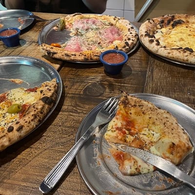 ANDIAMO • Pizza y Café