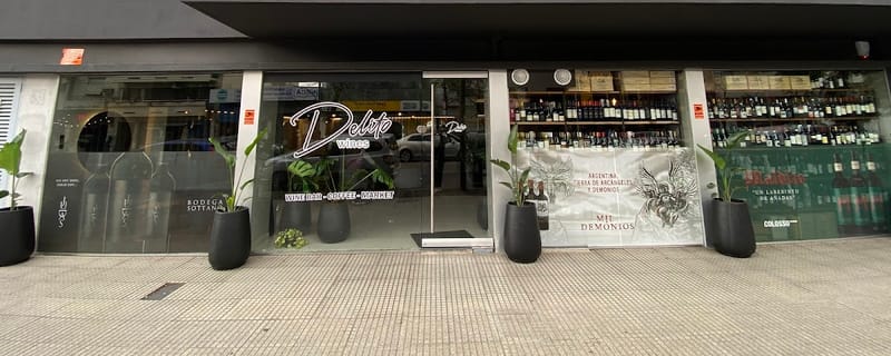 Cover de Delito Wines Coffee & Wine Bar